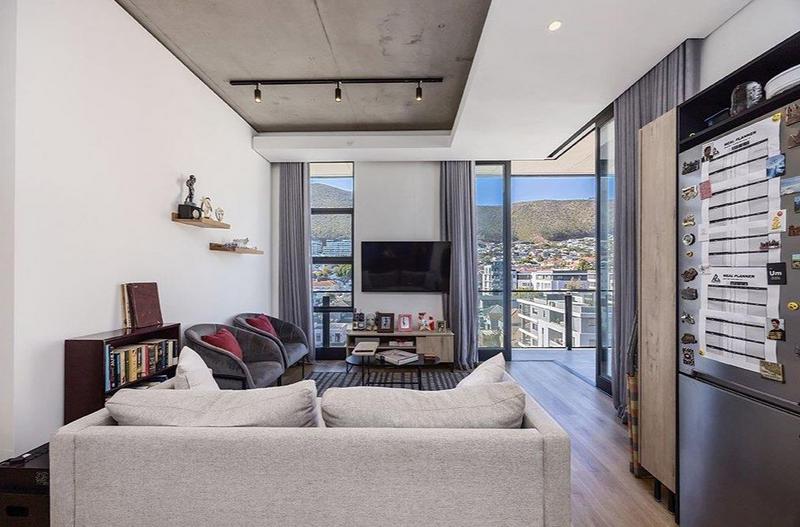 2 Bedroom Property for Sale in Sea Point Western Cape